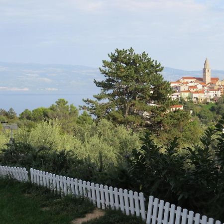 Apartmani Mariosa Vrbnik Exterior foto